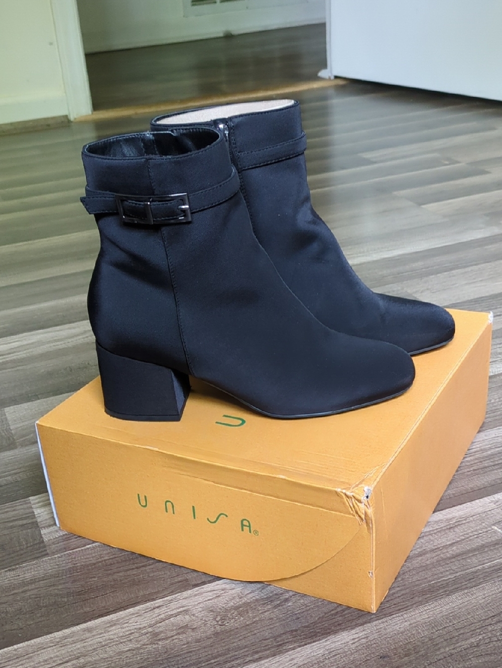 Unisa Black Block Heel Ankle Boots with Buckle Strap - Size 9W